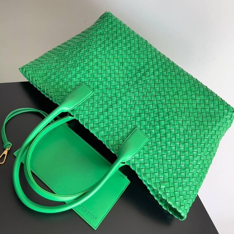 Bottega Veneta Medium Intreccio Leather Bag Tote Banlieue91