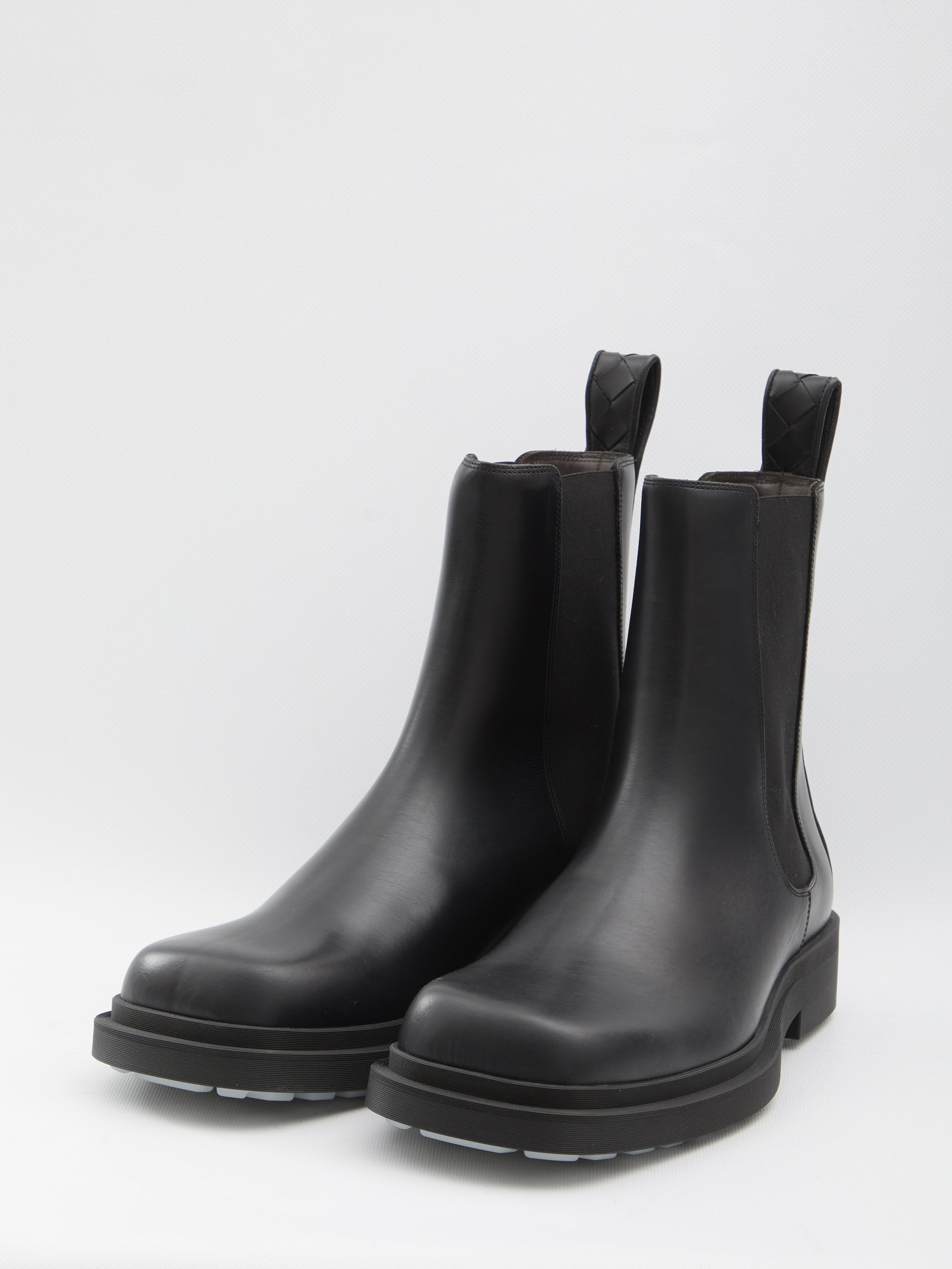 BOTTEGA VENETA Elegant Chelsea Boots for Women