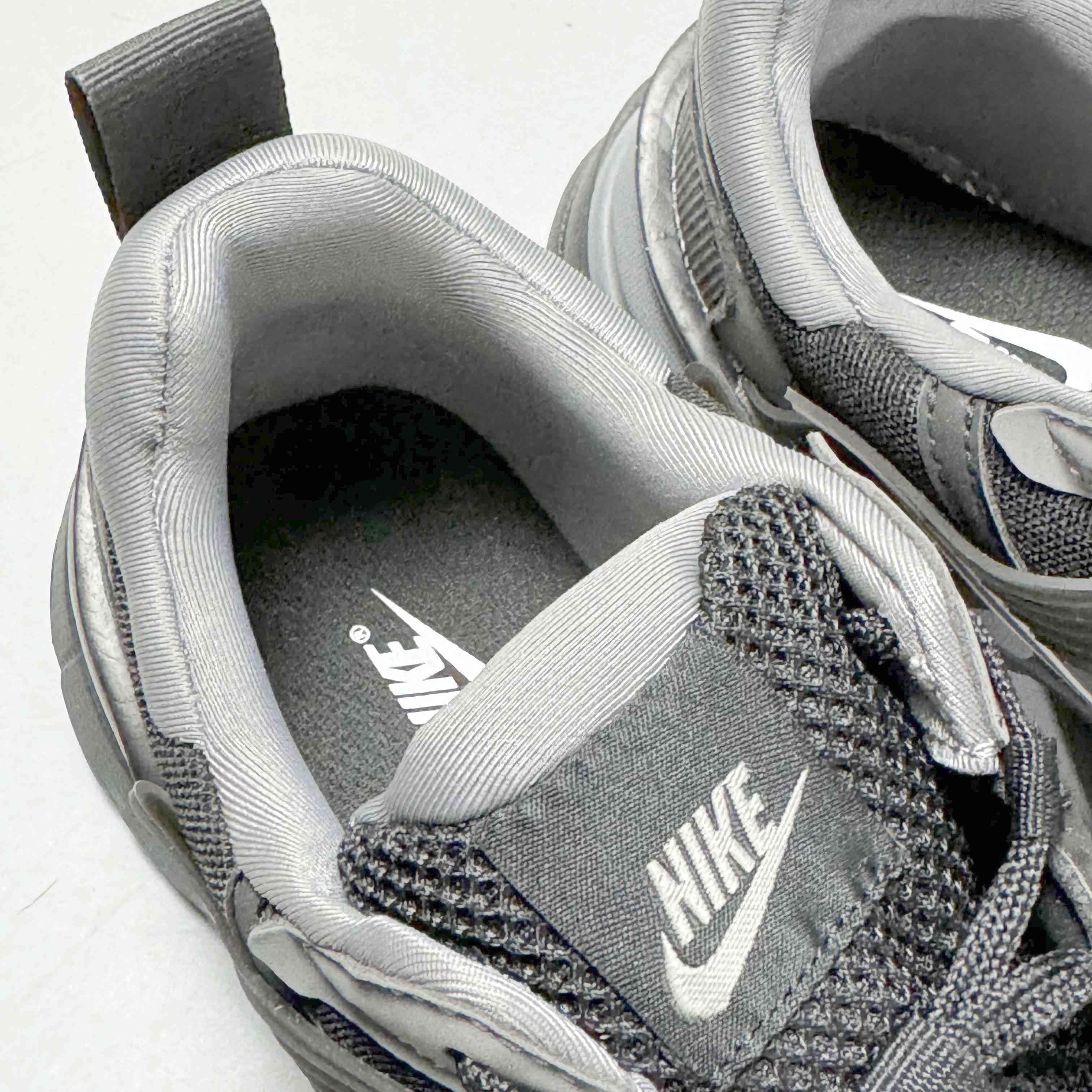 Nike V2K Run 'Black Dark Smoke Grey' Banlieue91