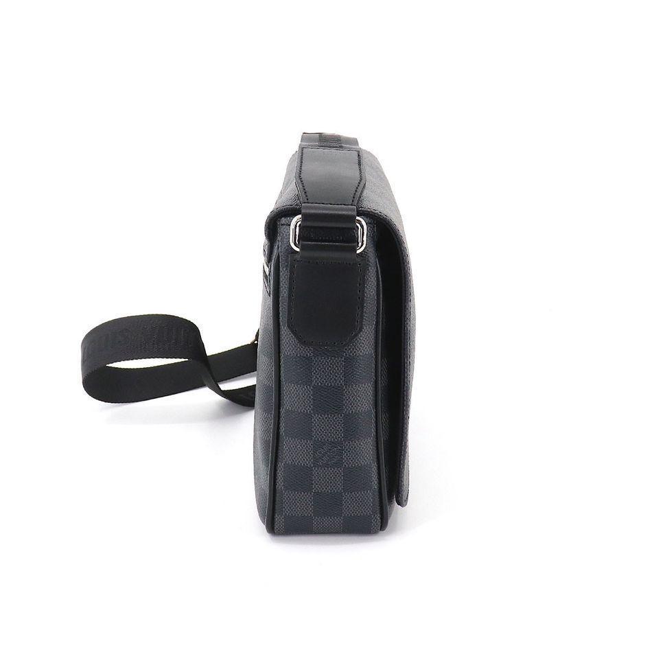 Louis Vuitton Damier Graphite District PM NV3 Shoulder Bag Black Banlieue91
