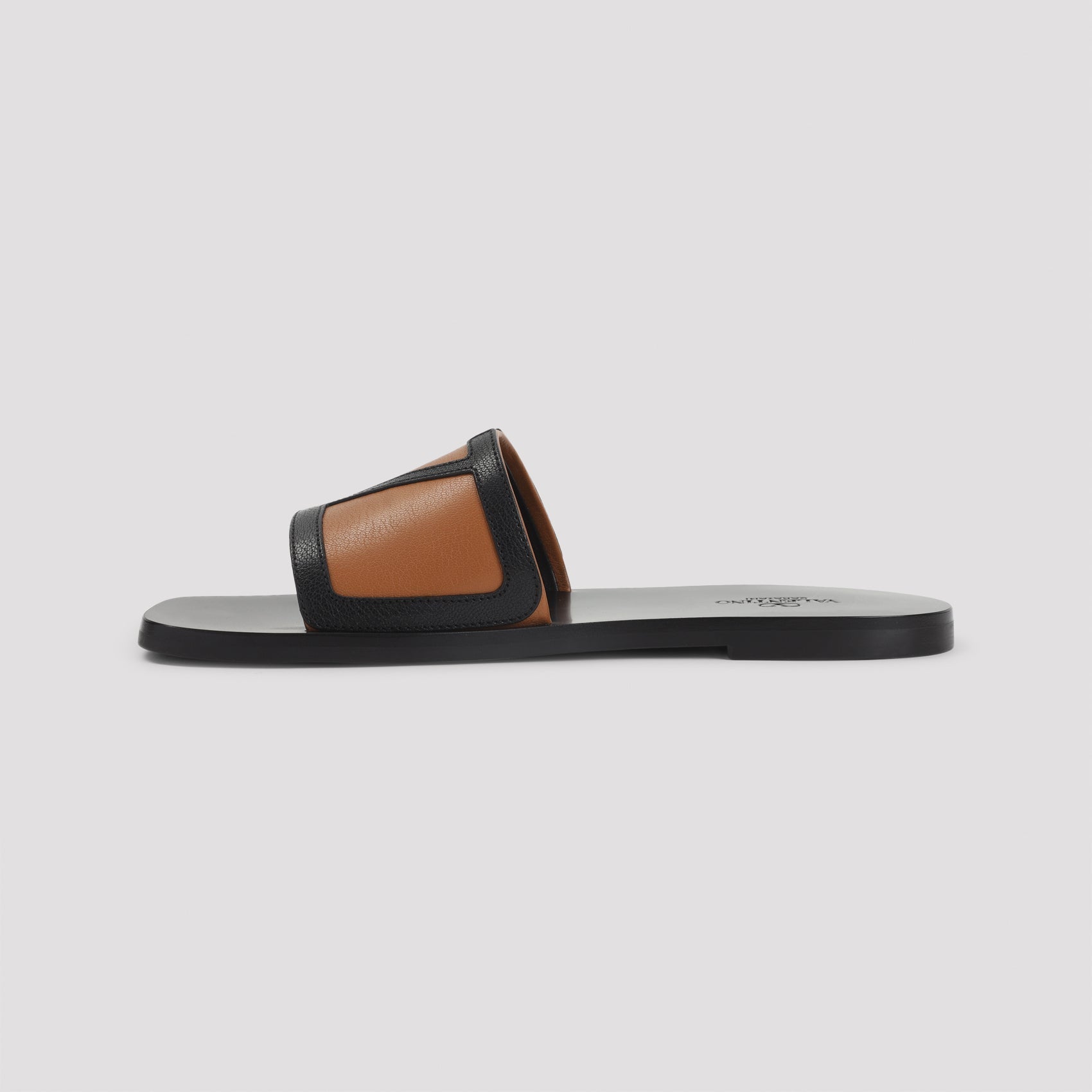 VALENTINO GARAVANI Men's Premium Leather Slides Banlieue91