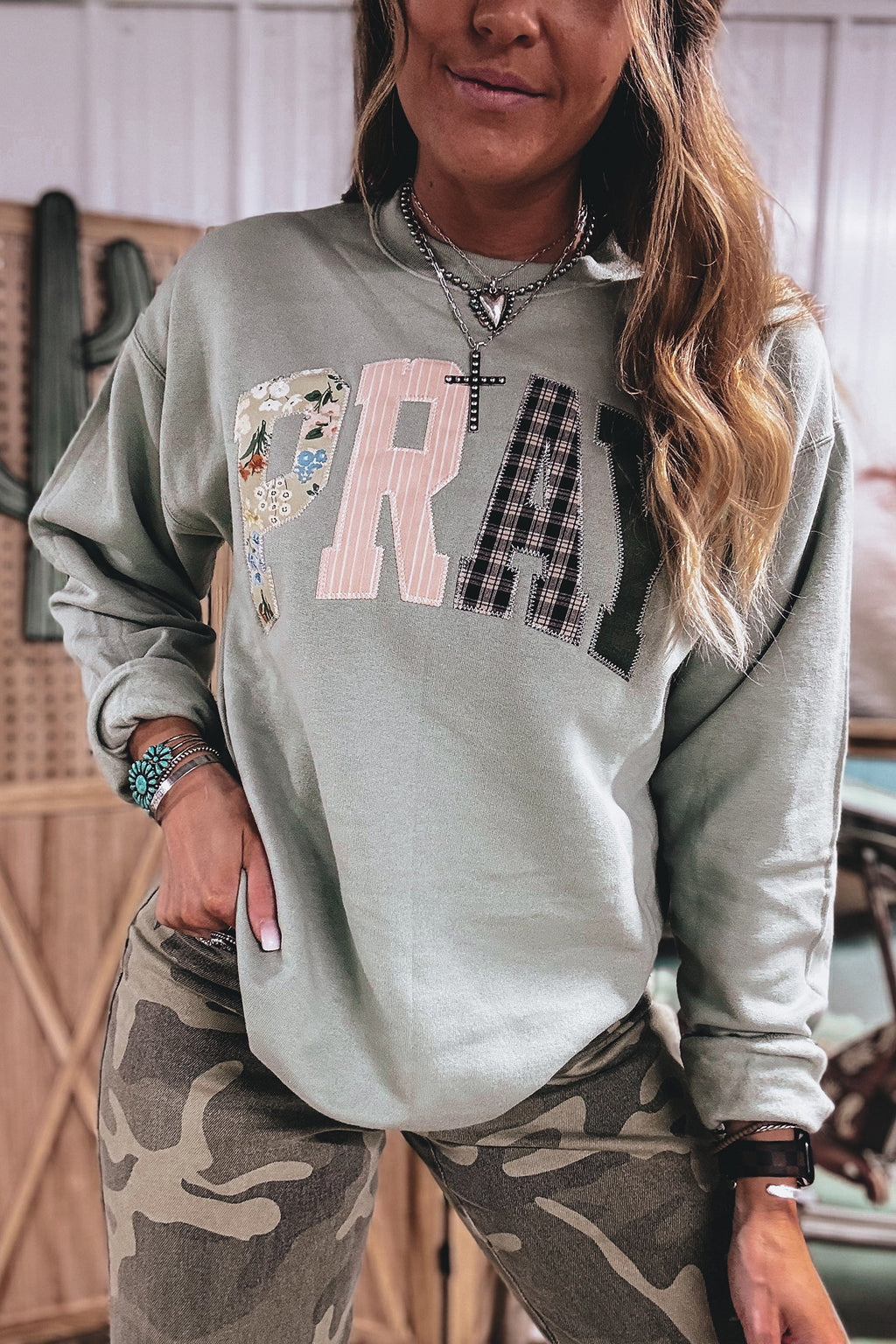 Green Bay Floral Buffalo Plaid Striped Embroidered Patch Western Pullover Sweatshirt