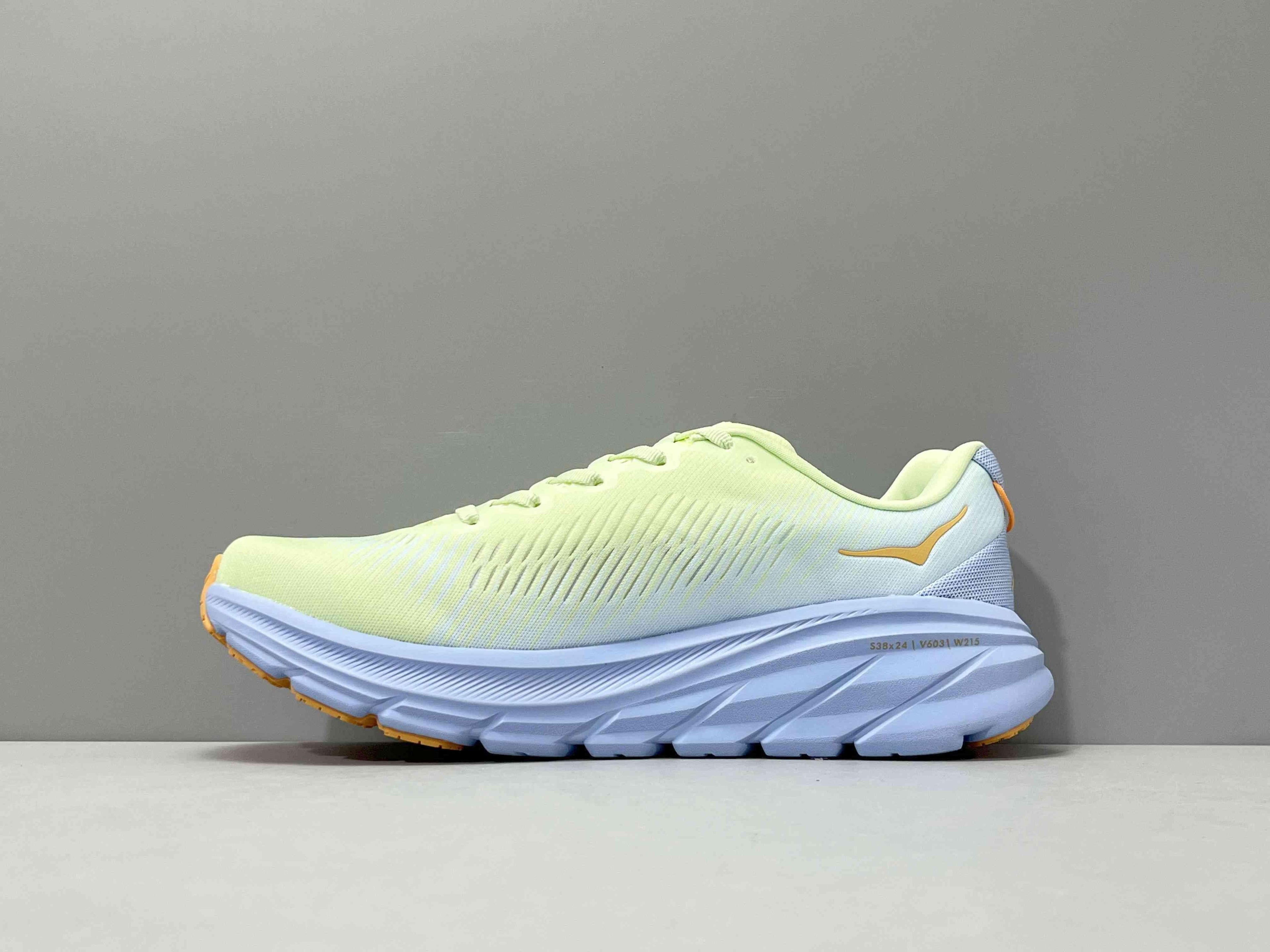 Hoka One One Clifton 8 'Butterfly Yellow Summer Song' Banlieue91