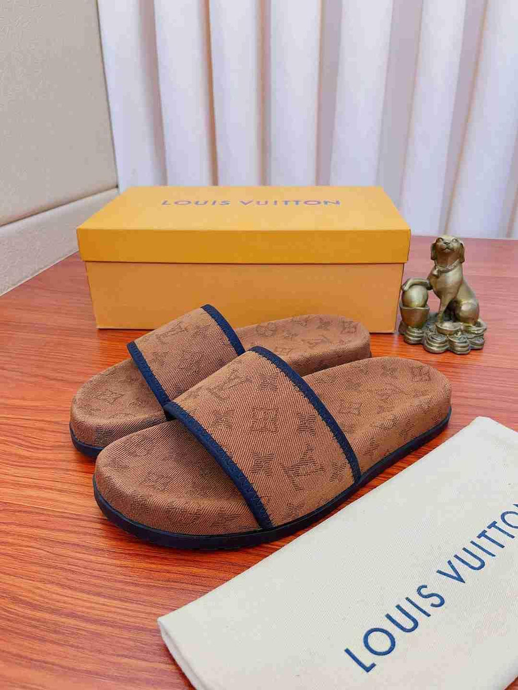 LV Sandals Brown Sandals Banlieue91