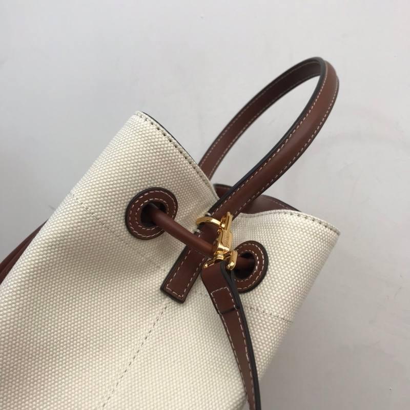 Burberry Check Drawstring Bucket Bag Banlieue91