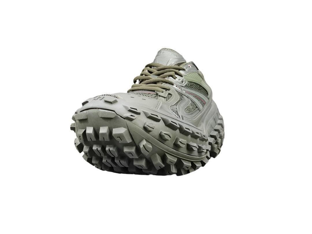Balenciaga Defender Sneakers 685613W2RA63000 - Bold Unconventional Design for Sneakerheads Banlieue91