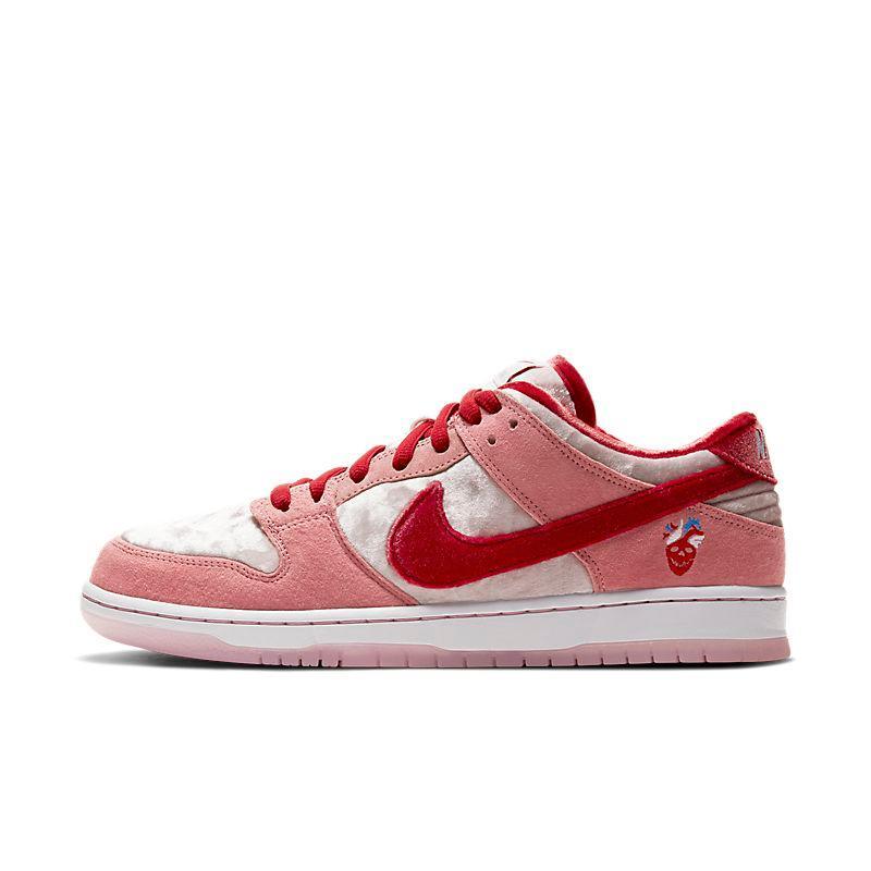 Nike SB Dunk Low StrangeLove Skateboards Banlieue91