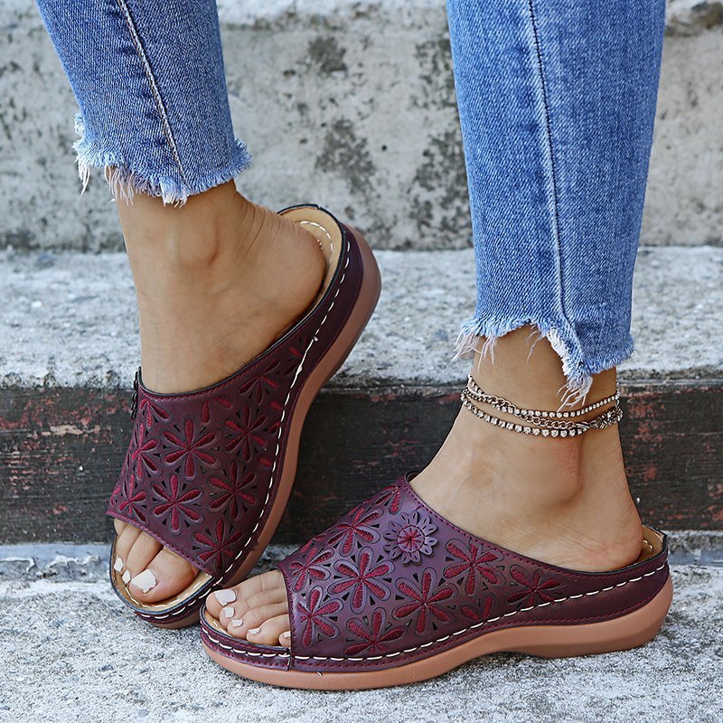 Retro Slippers Women Hollow Floral Shoes Outdoor Summer Sandals
