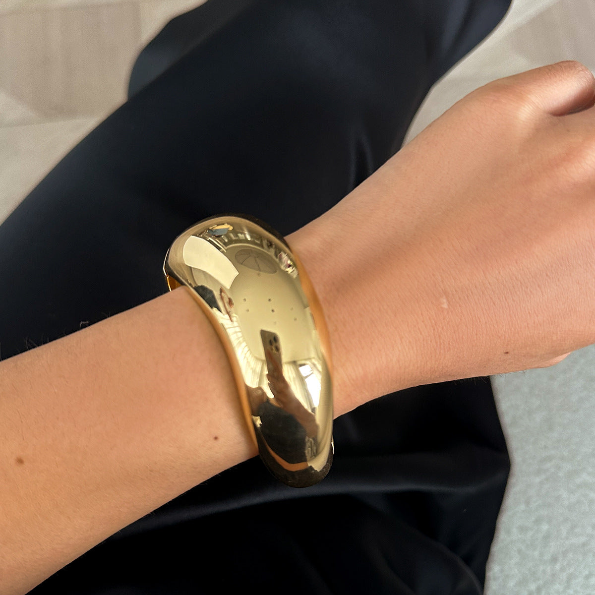 Fashionable metal curved spring bracelet, casual irregular Bracelet set V.I.P Digital Presence