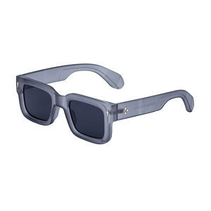 Fashionable boxy sunglasses for men with a simple frame that can be paired with nearsighted glasses V.I.P Digital Presence