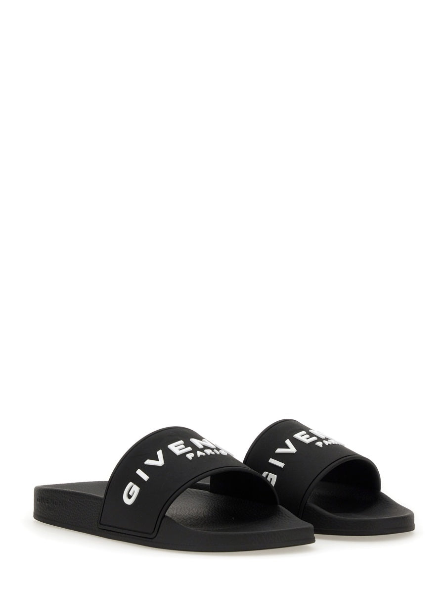 GIVENCHY Stylish Slide Sandals with Logo - 3 cm Rubber Sole Banlieue91