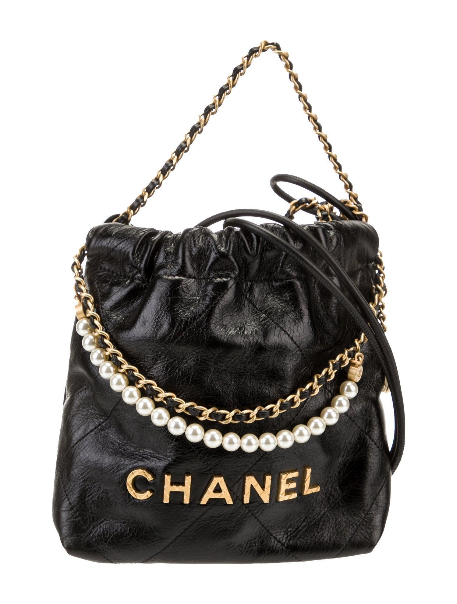 Chanel 2023 Mini Pearl 22 Hobo Banlieue91