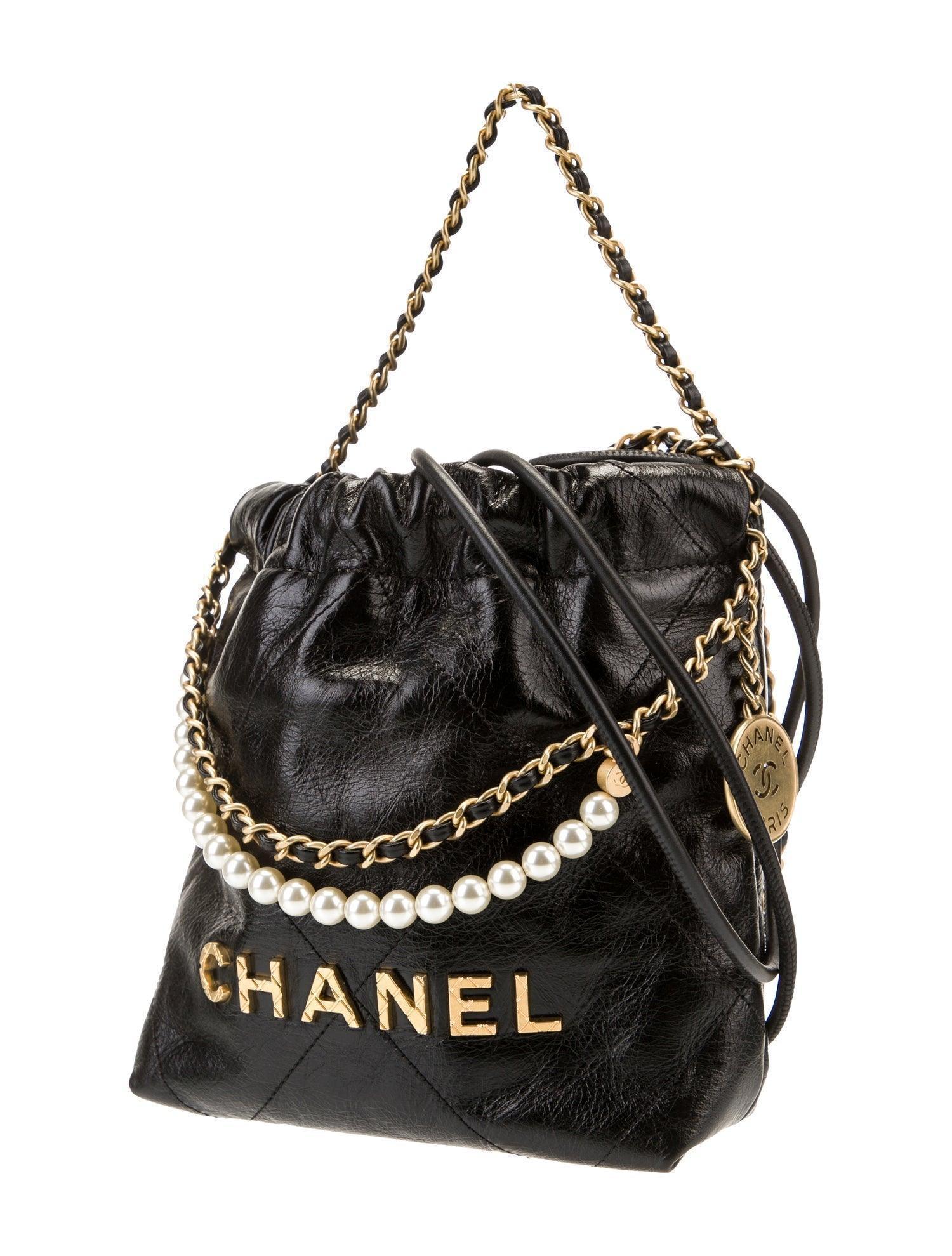Chanel 2023 Mini Pearl 22 Hobo Banlieue91