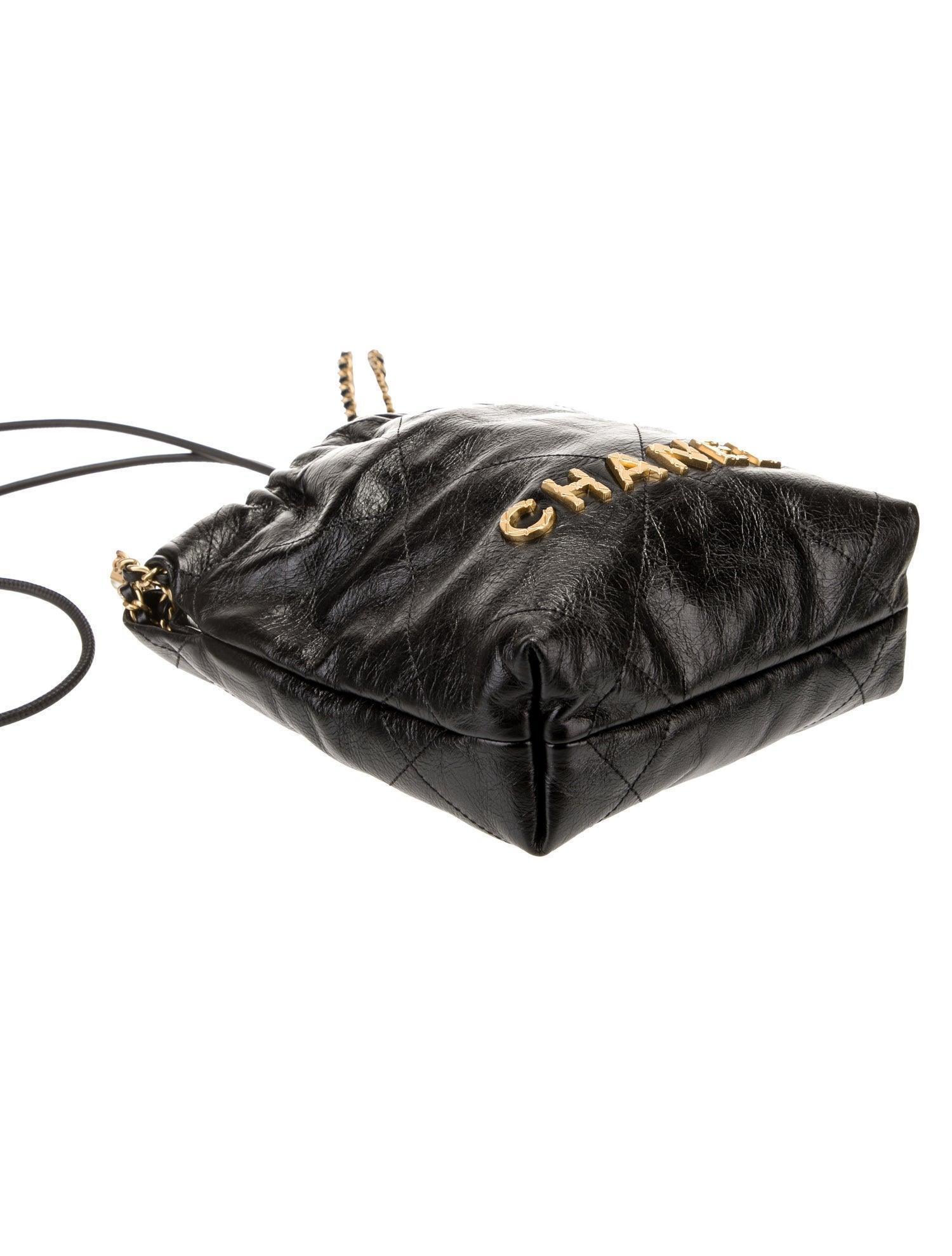 Chanel 2023 Mini Pearl 22 Hobo Banlieue91