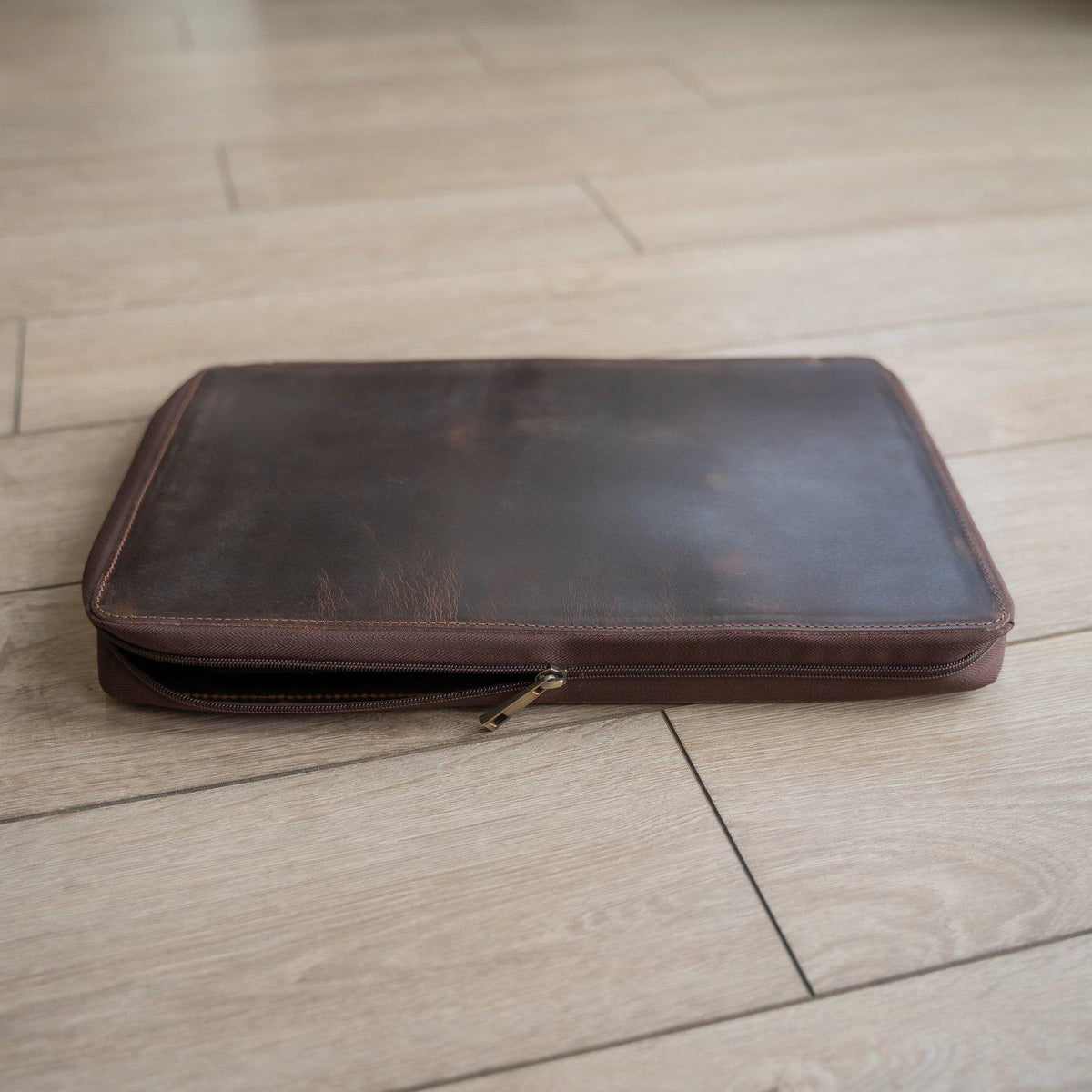 Buffalo Leather MacBook Portfolio Kodiak Leather