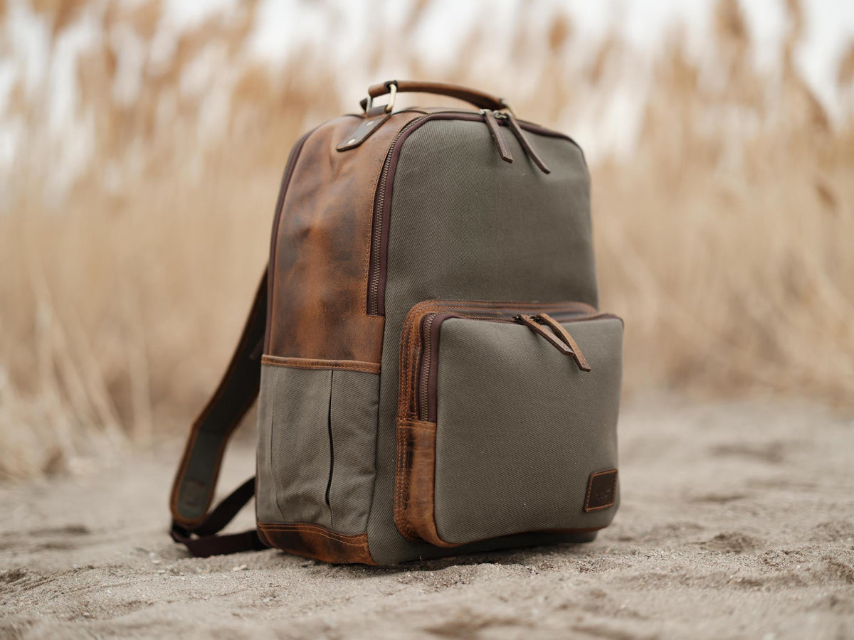 25L Traveler Canvas Backpack Kodiak Leather
