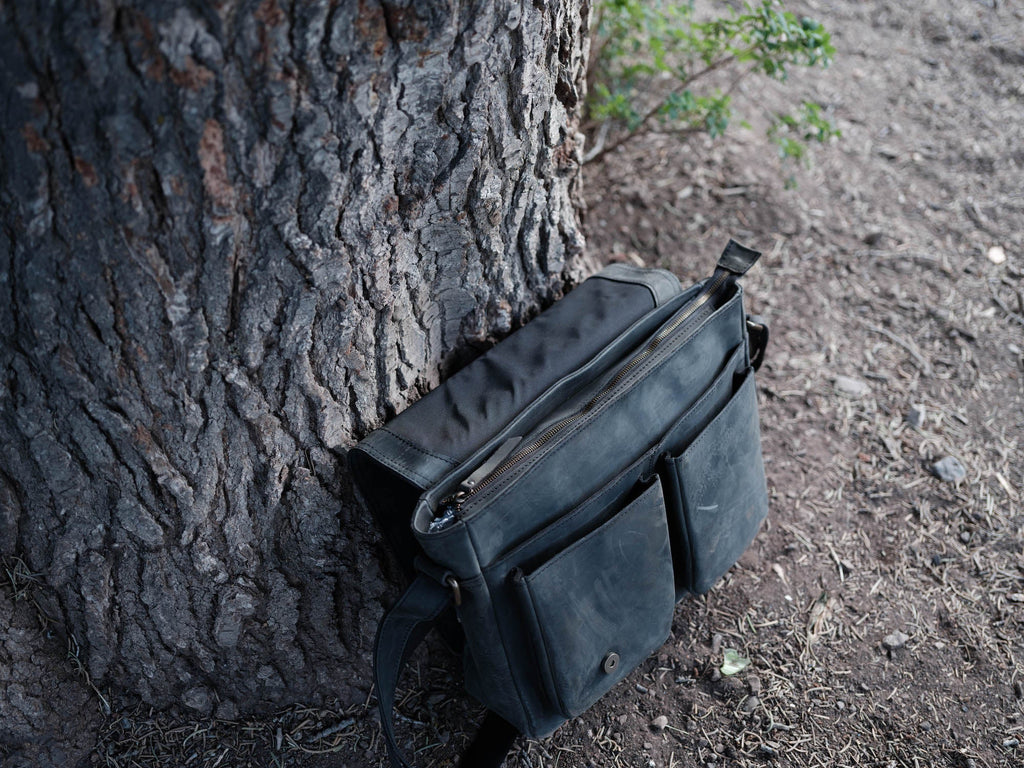 LIMITED EDITION - Yukon Leather Messenger