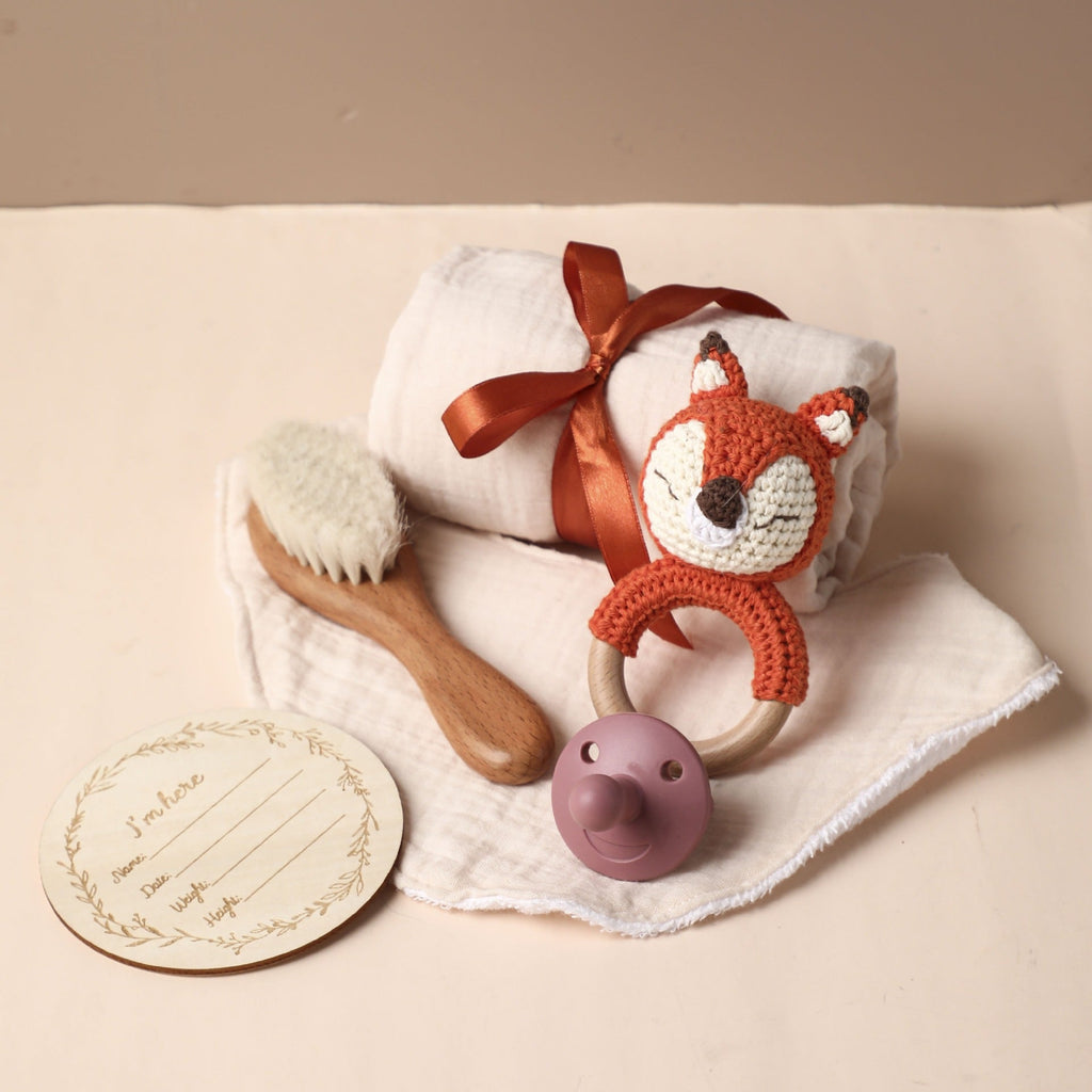 Full moon birth with hand gift, bath towel, wool brush, baby shower mouth, water towel, pacifier set