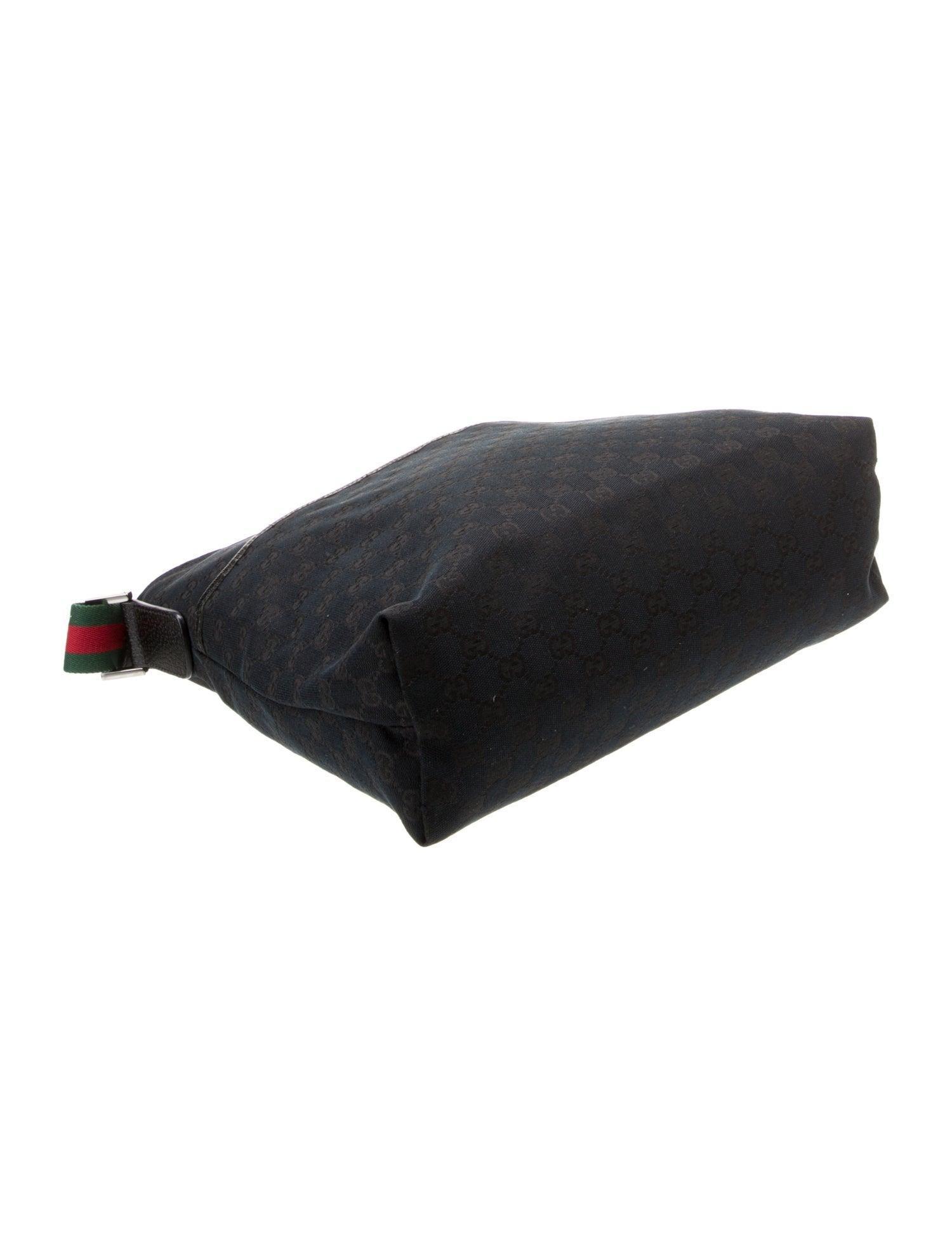 Gucci GG Canvas Messenger Bag Banlieue91