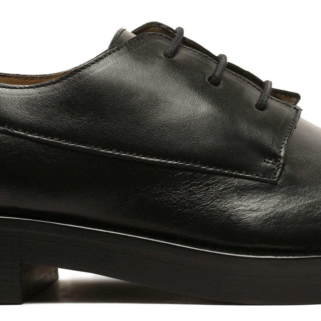 CALVIN KLEIN Men's Leather Moccasin Flats Banlieue91