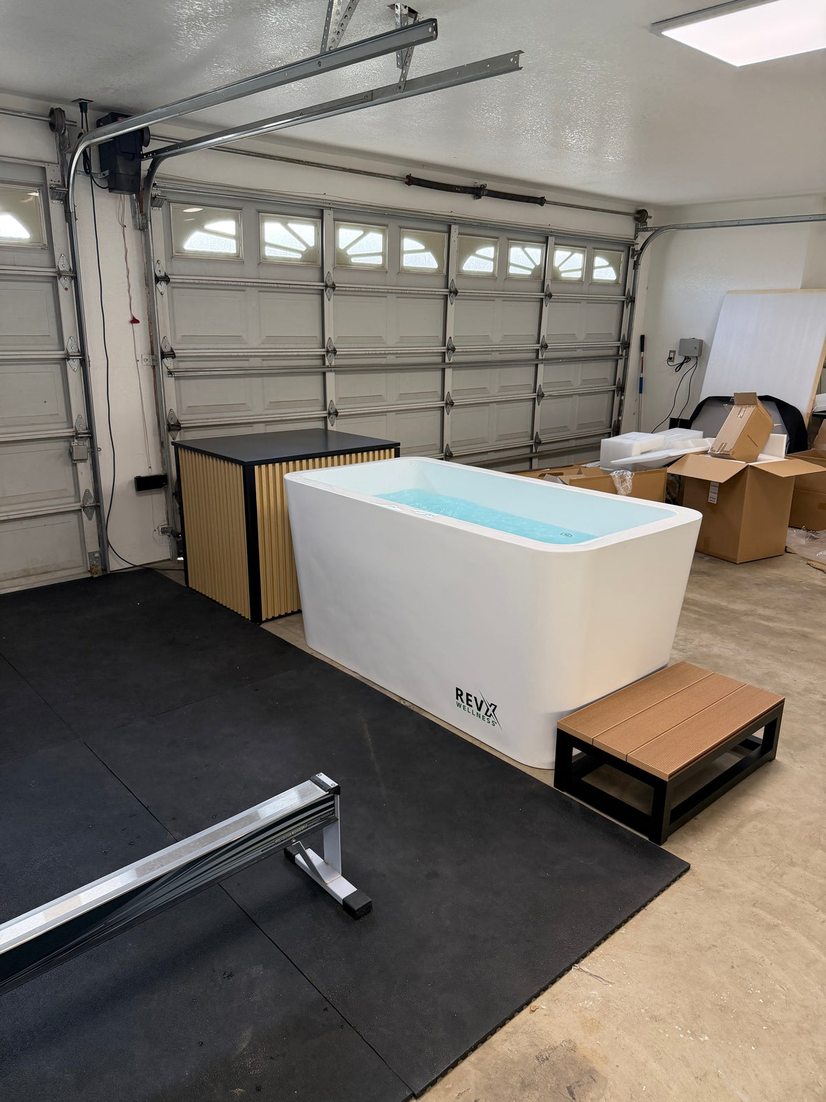 RevX Acrylic X Tub Cold Plunge + LUX High Performance Chiller and Filtration System RevX Wellness