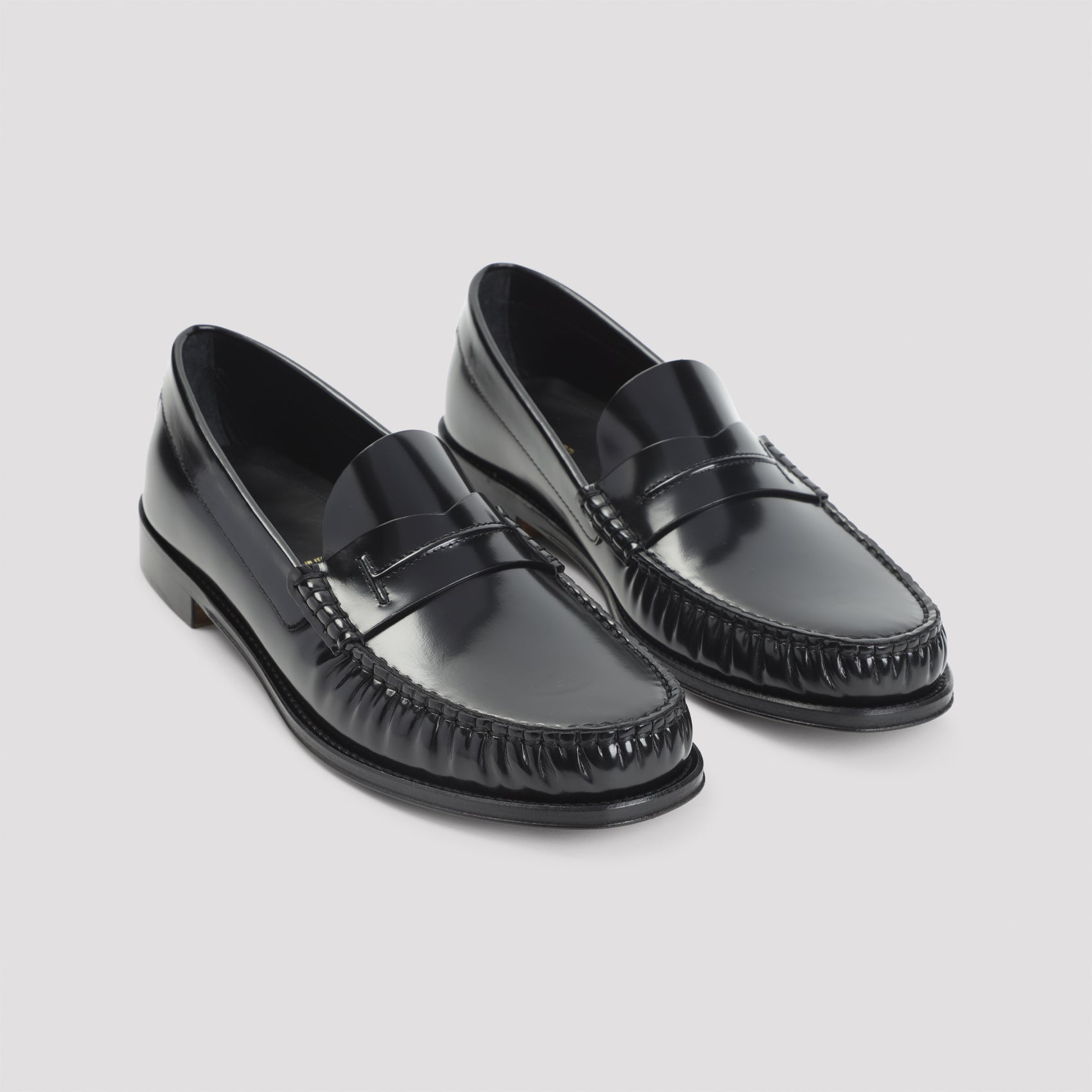 TOM FORD Elegant Leather Loafers for Men Banlieue91