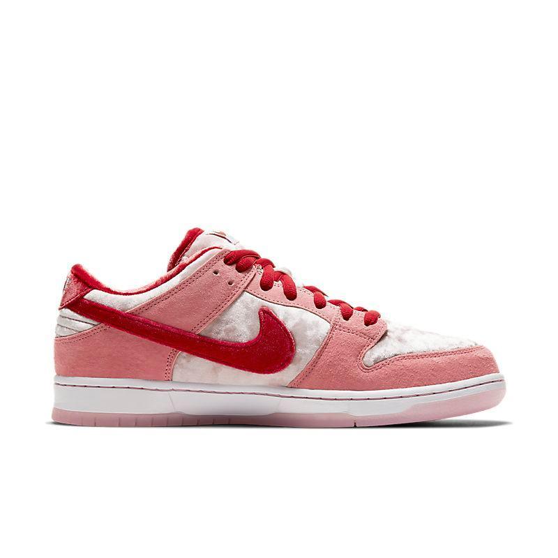 Nike SB Dunk Low StrangeLove Skateboards Banlieue91
