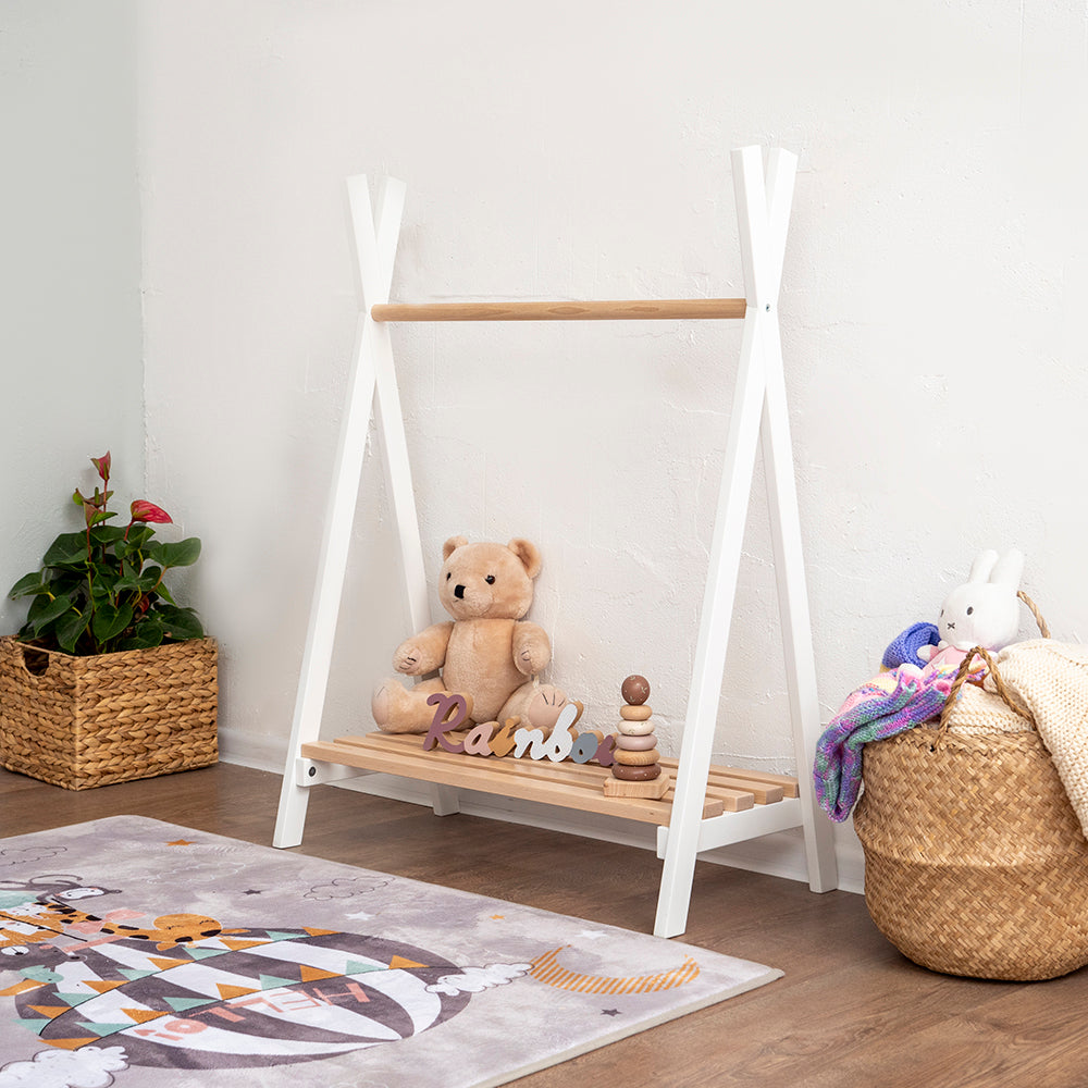 Toddler's Clothes Rack woodandhearts