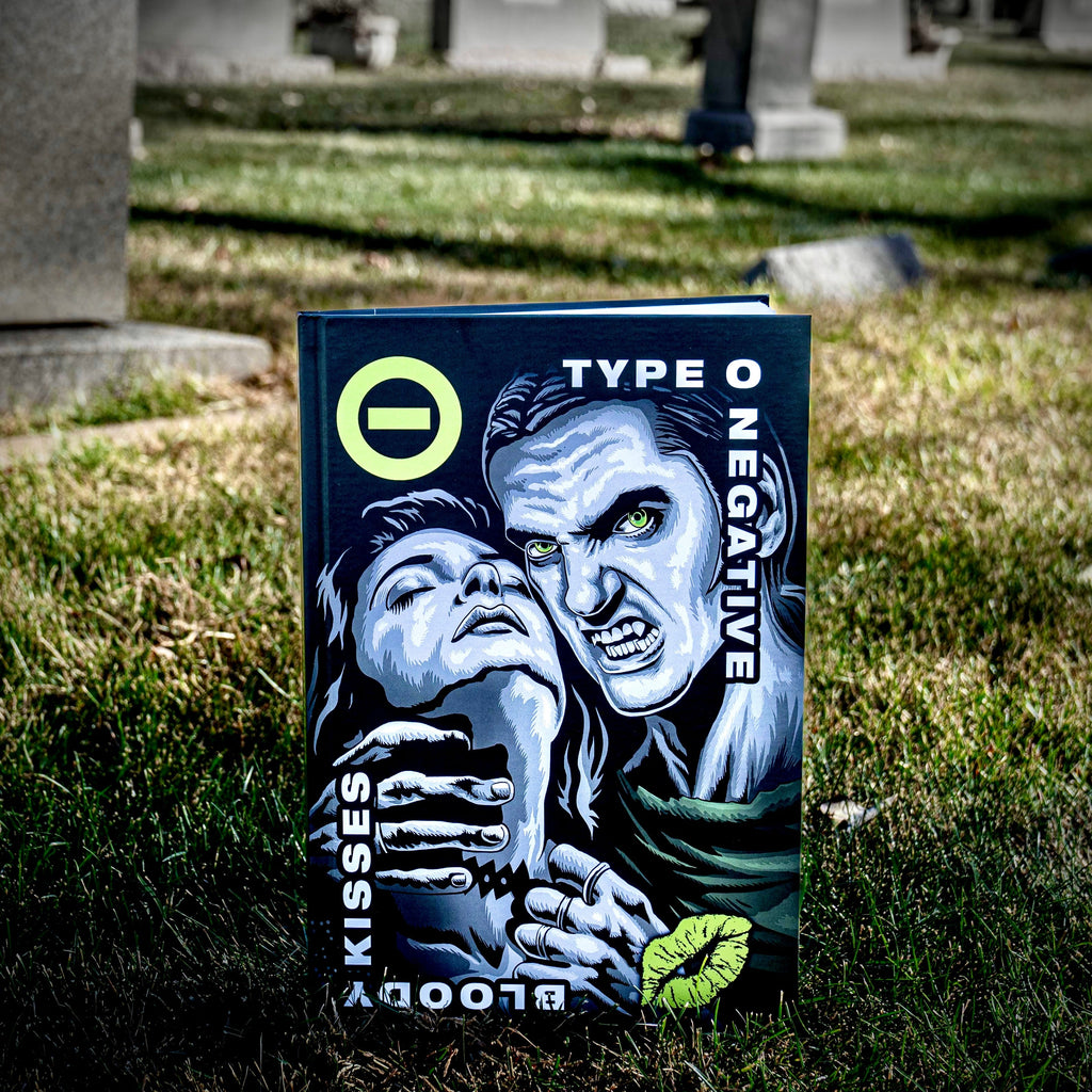 Type O Negative: Bloody Kisses 30 - Deluxe Bundle Z2 Comics