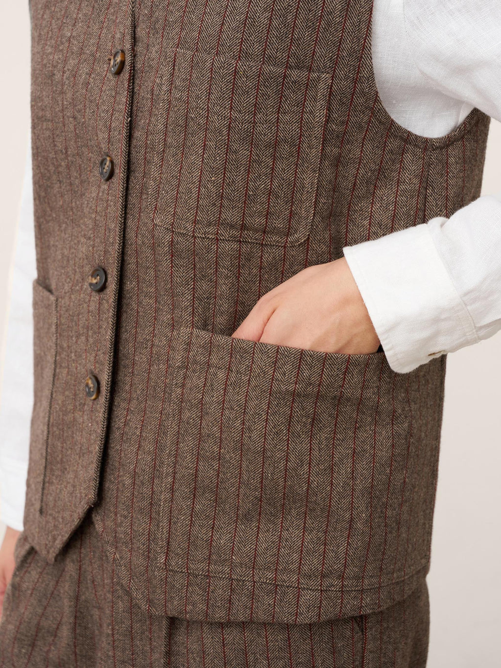 Wool Striped V-Neck Button-Detail Vest ELUNED LINTICO