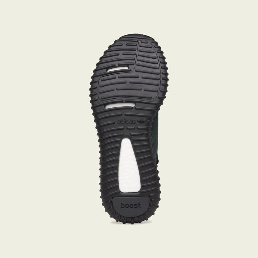YEEZY BOOST 350 - Pirate Black Banlieue91