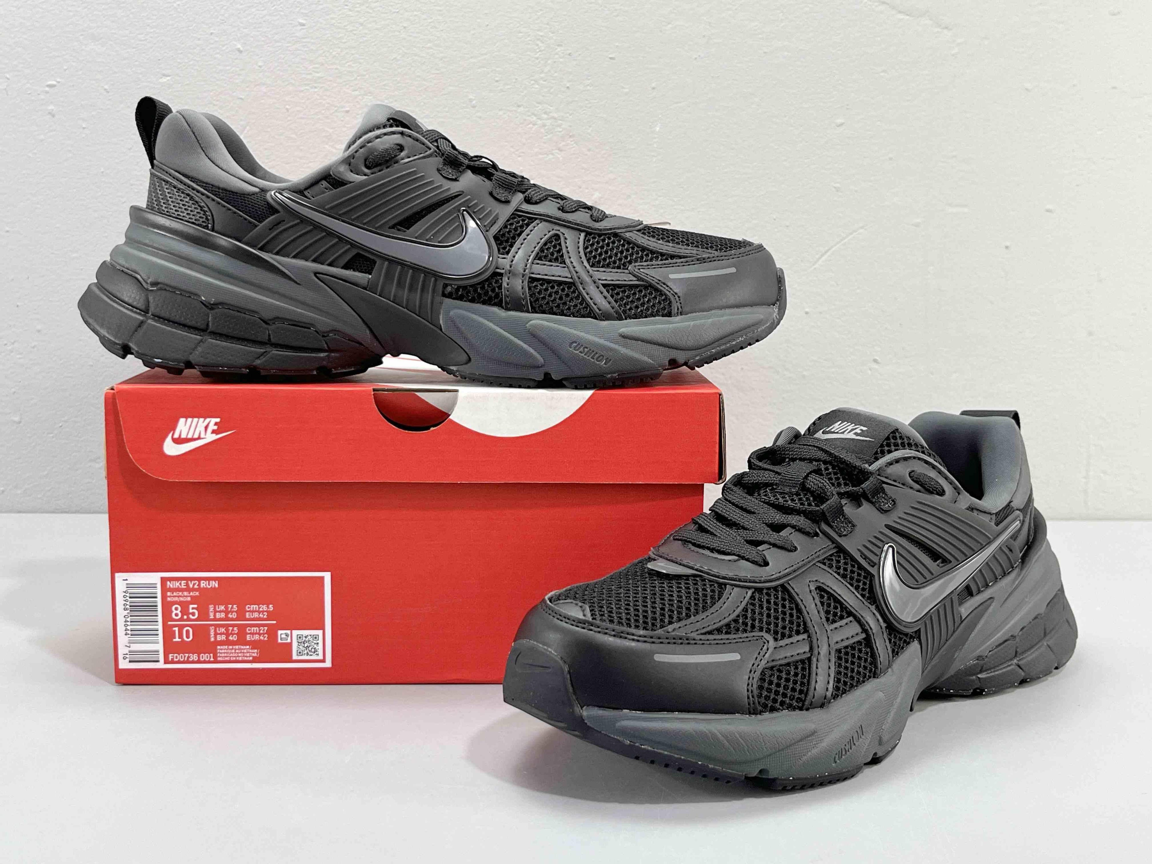 Nike V2K Run 'Metalic Silver Black' Banlieue91