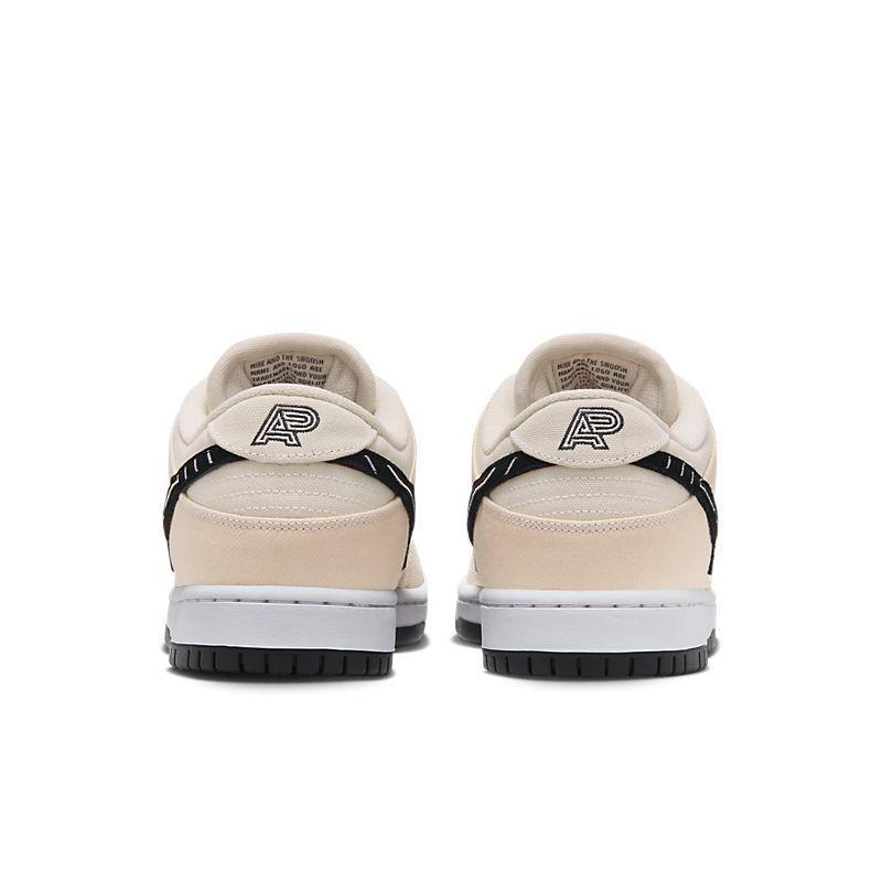 Nike SB Dunk Low 'Albino & Preto' Banlieue91