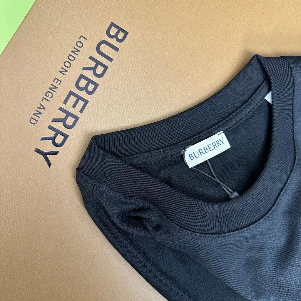 Burberry T-Shirt With Rose Without Collar 'Black' Banlieue91