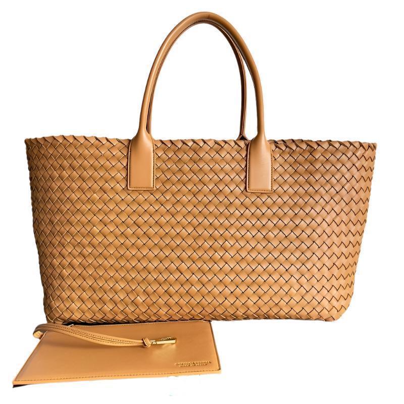 Bottega Veneta Medium Intreccio Leather Bag Tote Banlieue91