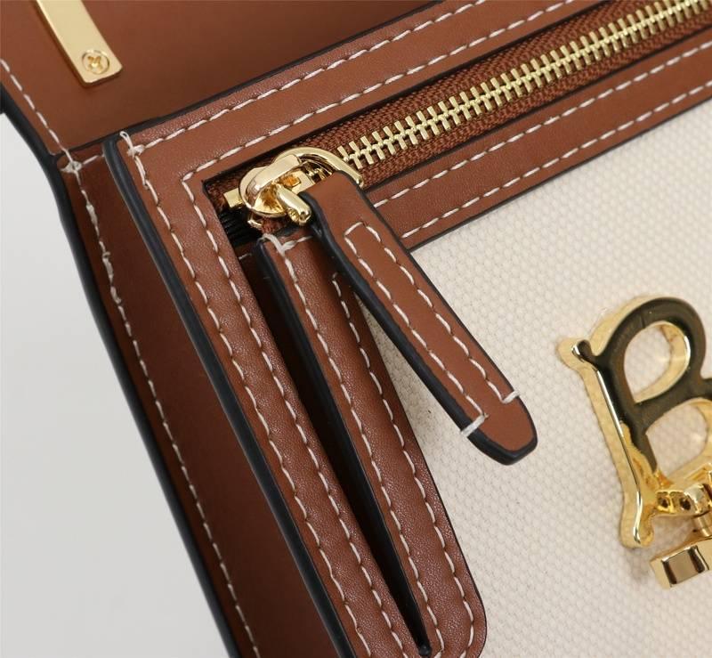 BURBERRY Valencia Tb Leather Crossbody Pouch Banlieue91