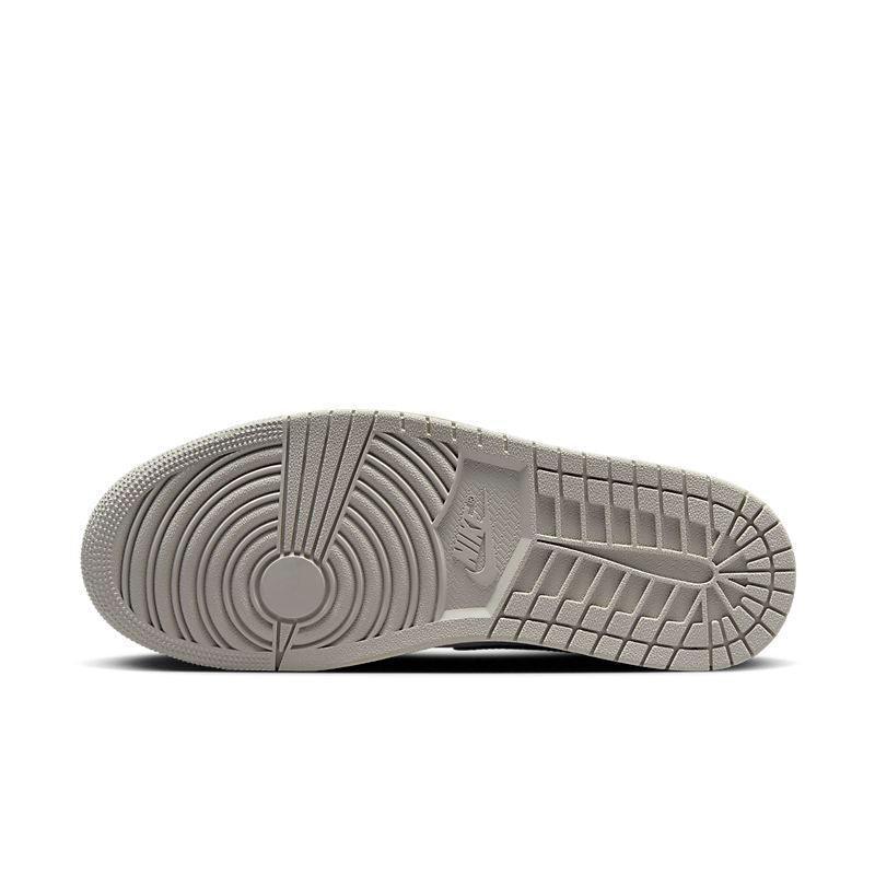 Air Jordan 1 High 'White Cement' Banlieue91