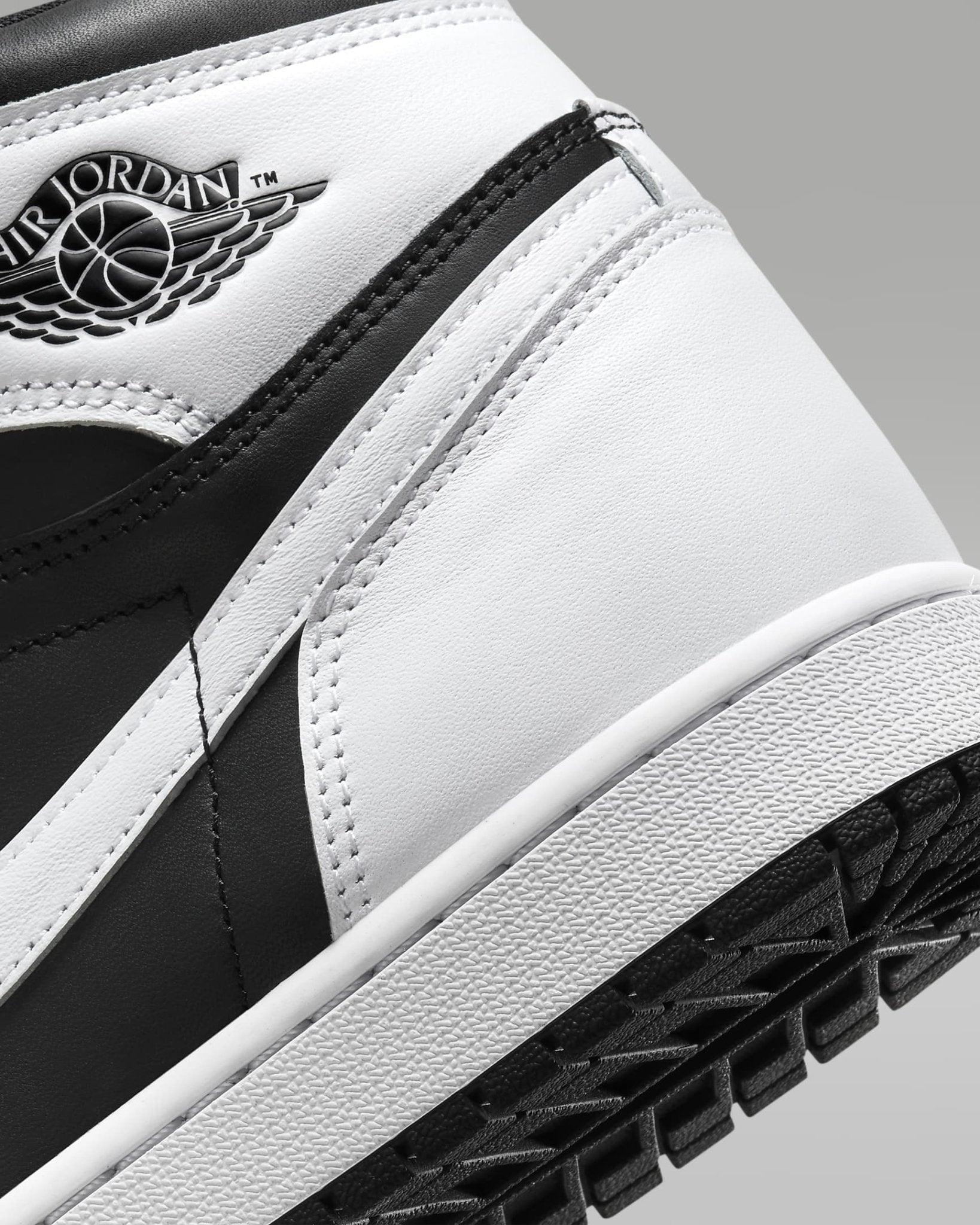 Air Jordan 1 Retro High OG "Black & White" Banlieue91