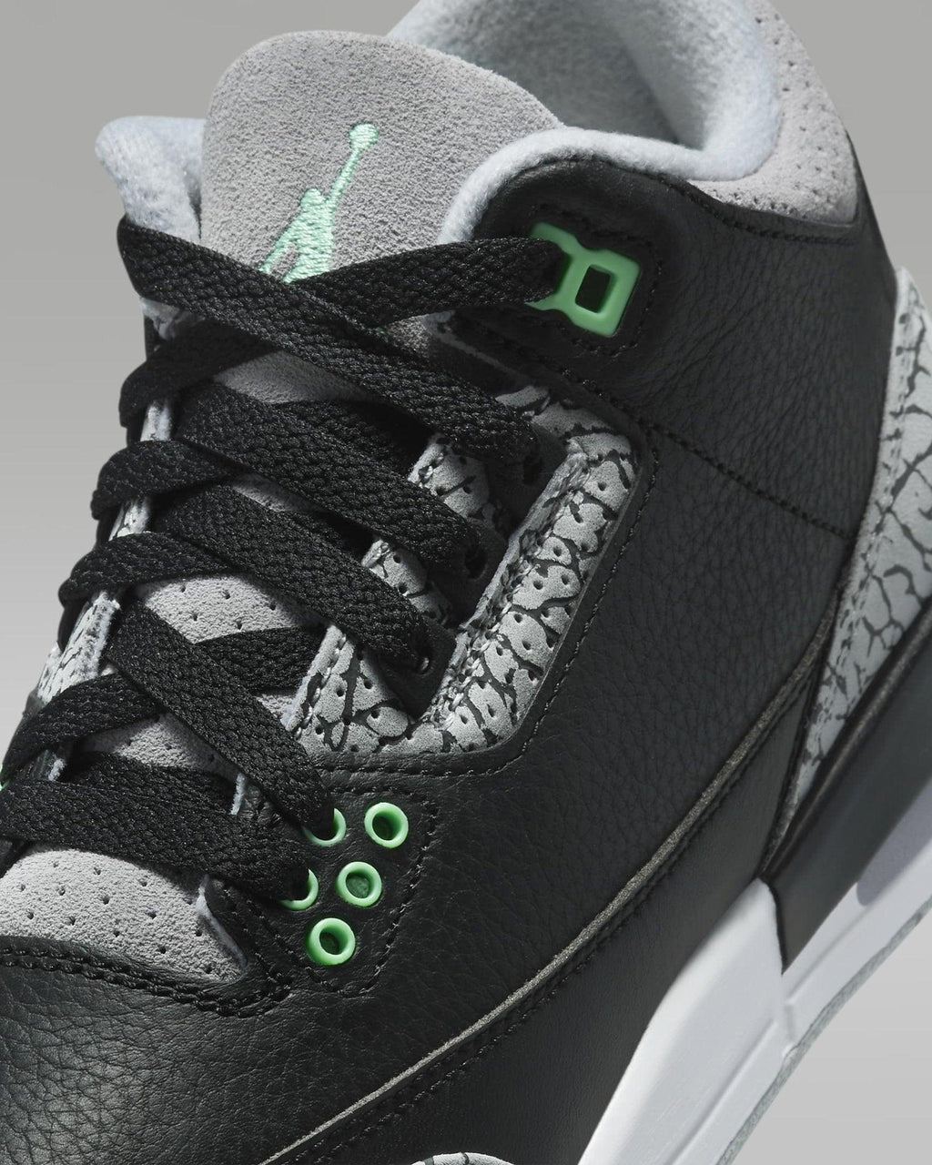 Air Jordan 3 Retro "Green Glow" Banlieue91