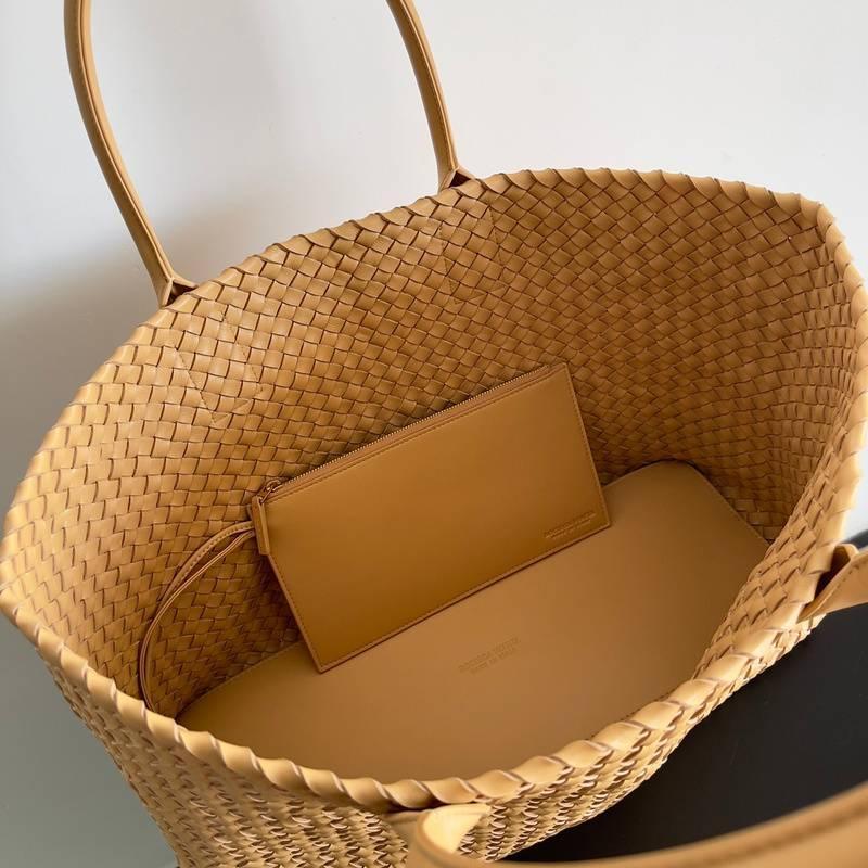 Bottega Veneta Medium Intreccio Leather Bag Tote Banlieue91