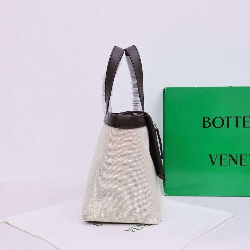 Bottega Veneta Flip Pouch Canvas Tote Bag Banlieue91