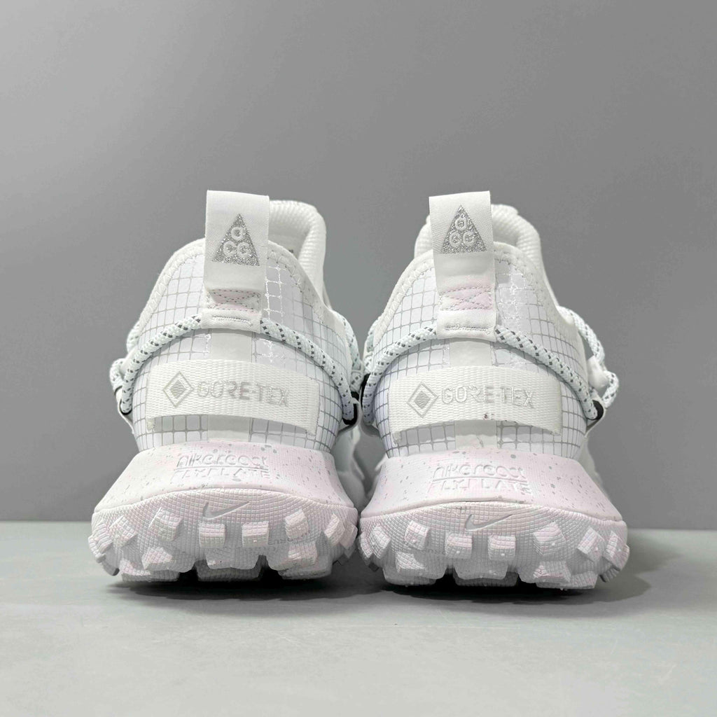 Nike ACG Mountain Fly Low Gore-Tex SE 'Triple White' Banlieue91