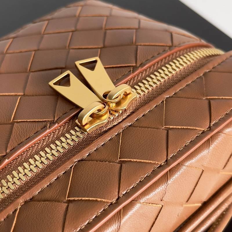 Bottega Veneta Small Vanity Case On Strap Banlieue91