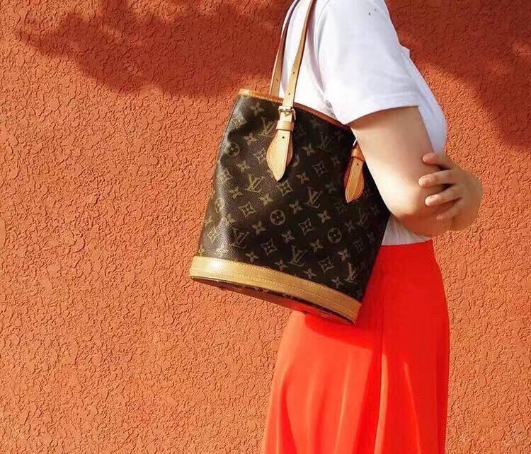 Louis Vuitton Monogram Bucket PM Tote Bag Brown PVC Leather Ladies Banlieue91