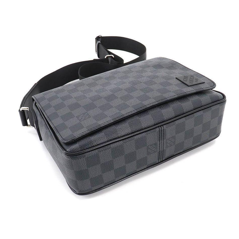 Louis Vuitton Damier Graphite District PM NV3 Shoulder Bag Black Banlieue91