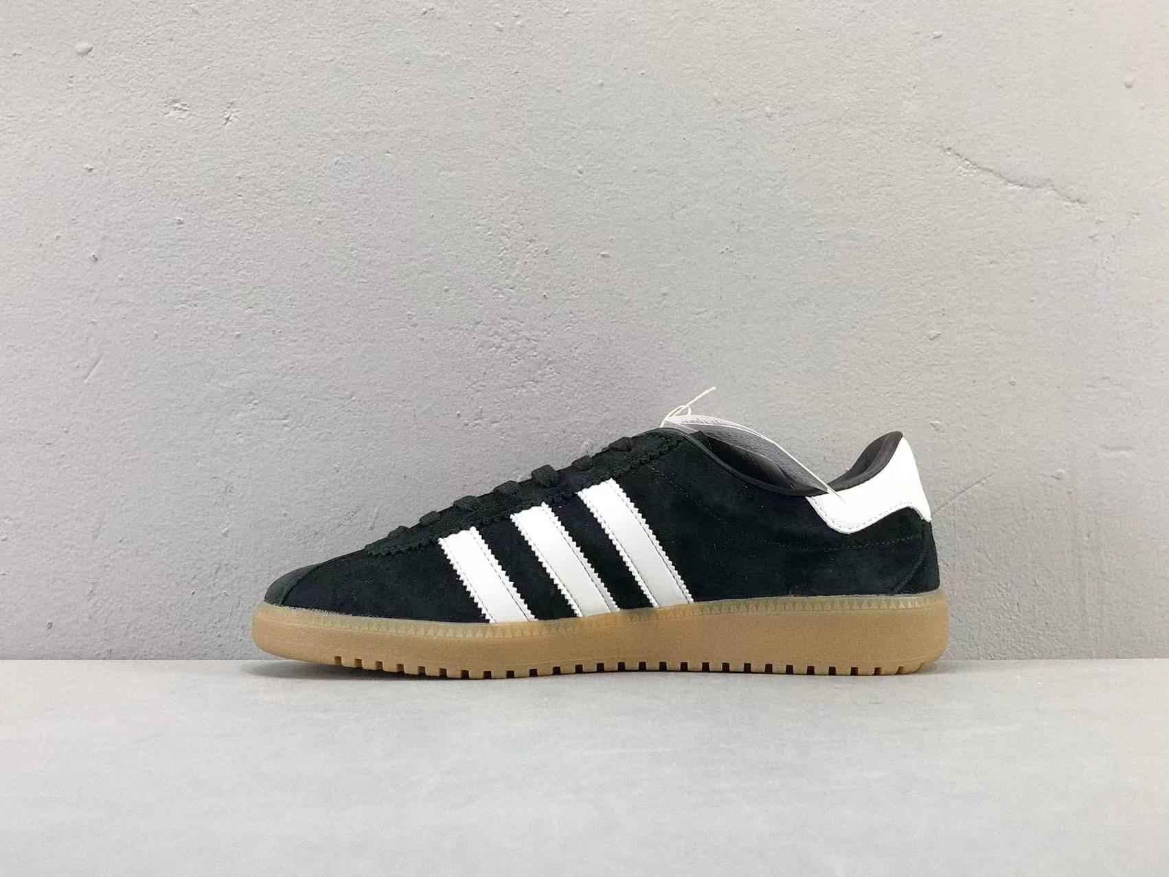 Adidas Originals Bermuda 'Carbon Off White' Banlieue91