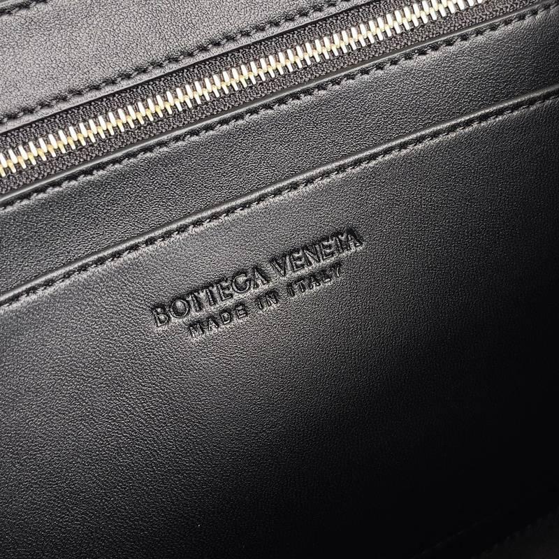 Bottega Veneta Bottega Veneta Andiamo East/West Small Tote Bag Banlieue91