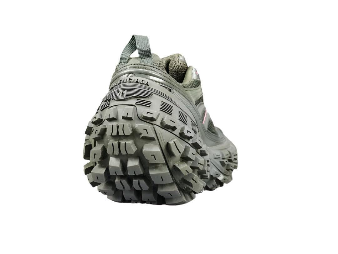 Balenciaga Defender Sneakers 685613W2RA63000 - Bold Unconventional Design for Sneakerheads Banlieue91