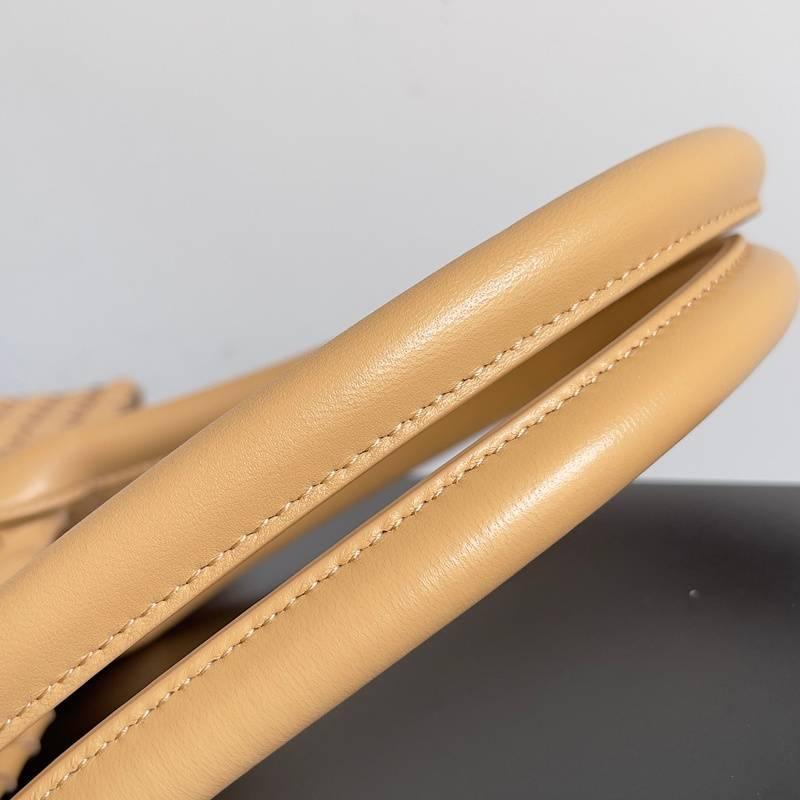 Bottega Veneta Medium Intreccio Leather Bag Tote Banlieue91