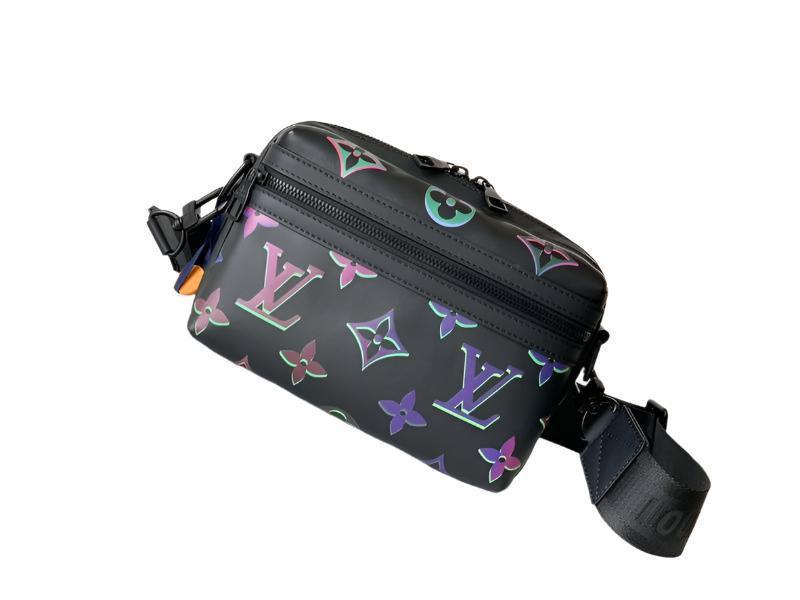 Louis Vuitton Comet Messenger Bag Spotlight Monogram Giant Leather PM Banlieue91
